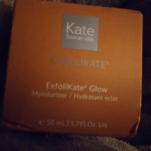 Kate Summerville exfolikate glow moisturizer